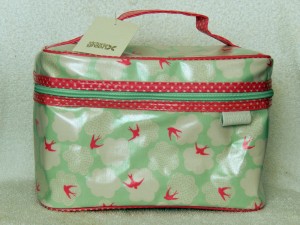Victoria Green Beauty Bag
