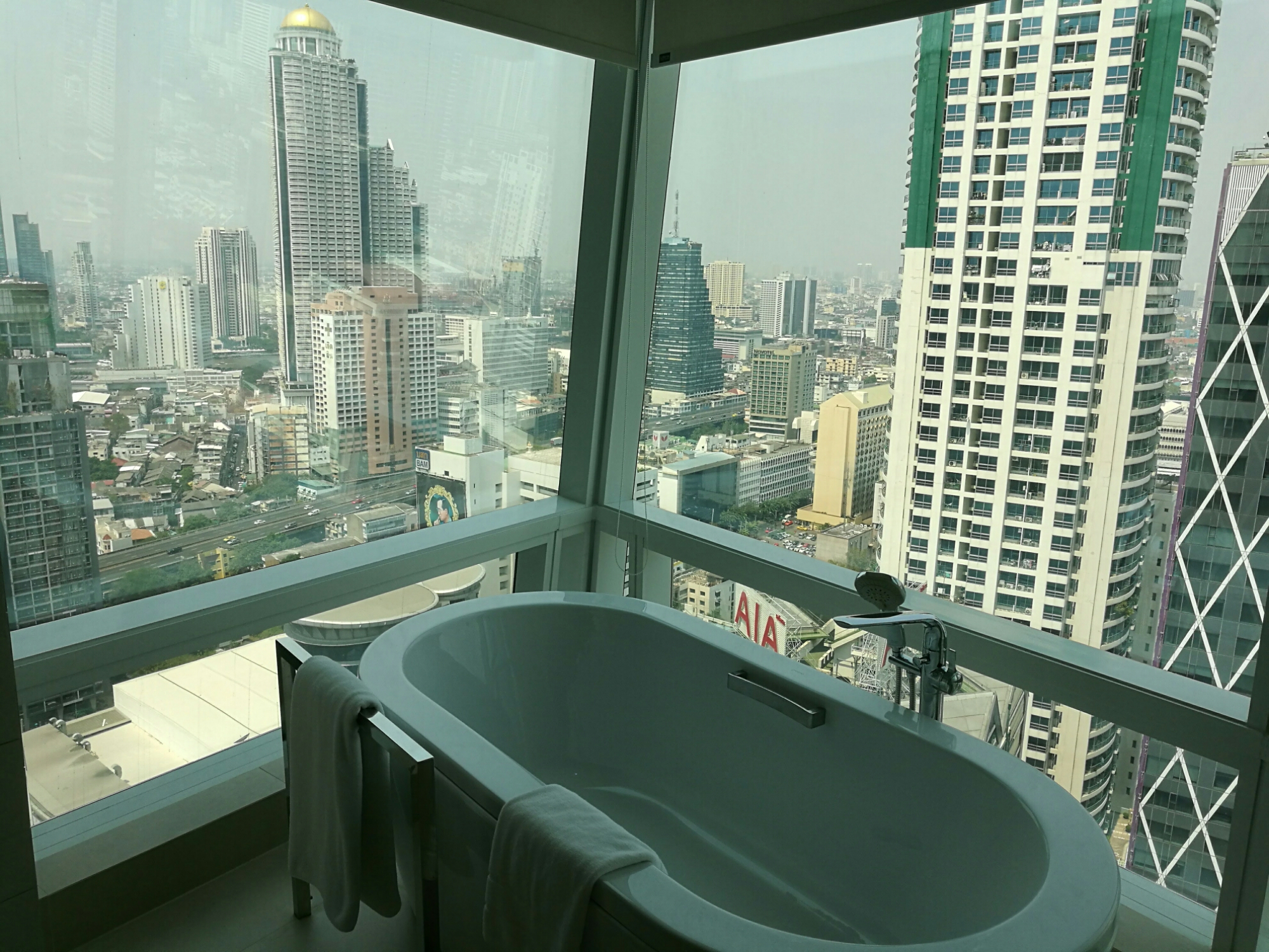 Bath with a view, Bangkok
